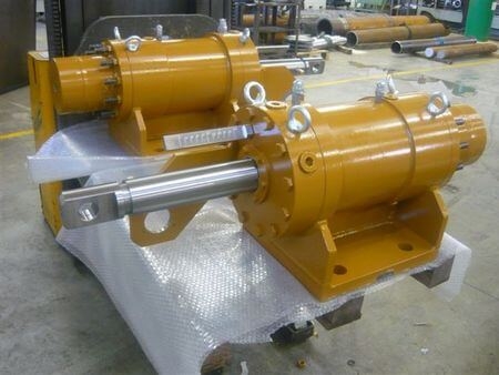 659-Hydraulic cylinder